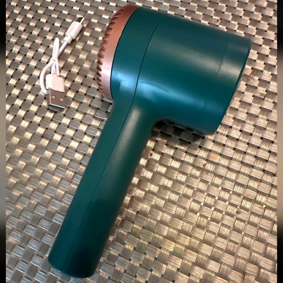 New! Lint Remover USB Rechargeable Hair Ball Trimmer Fuzz Clothes Sweater Dryer! - Picture 14 of 16